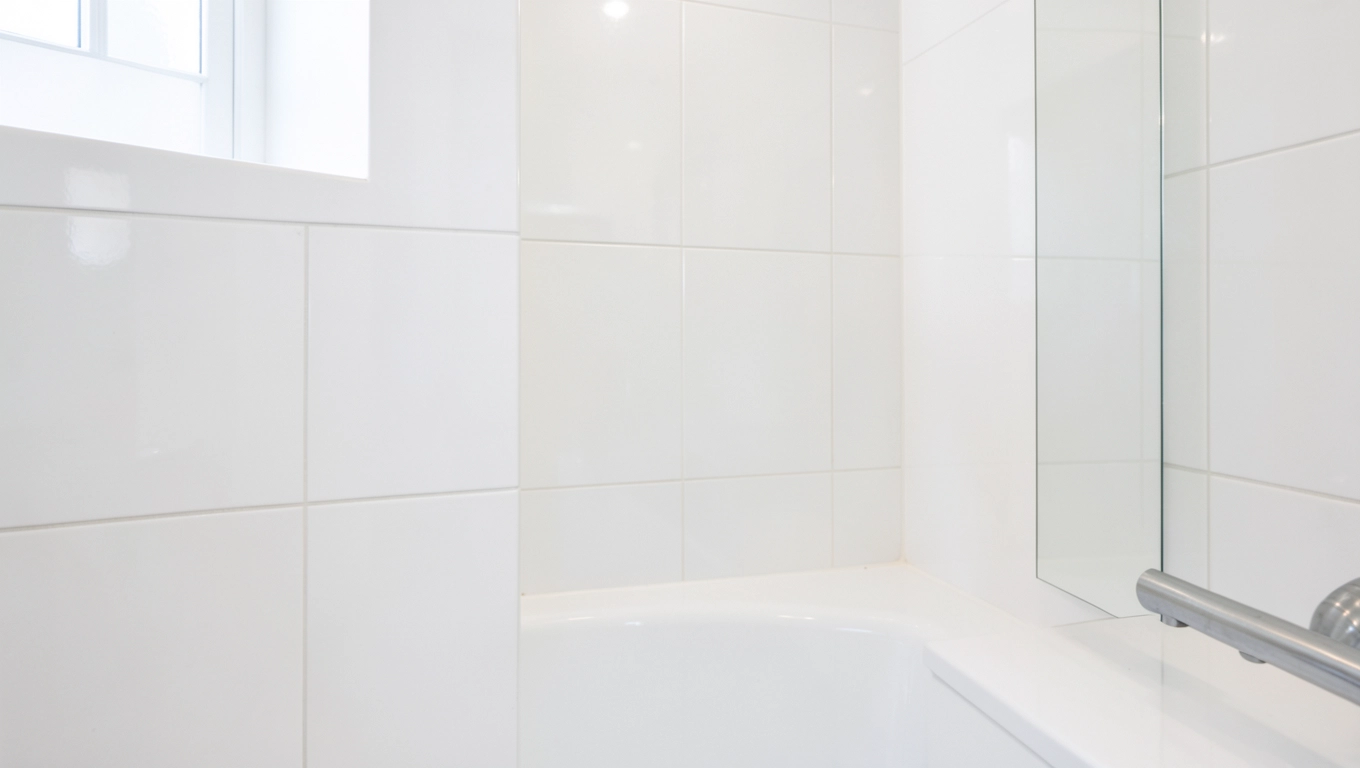 Białe kafelki do łazienki