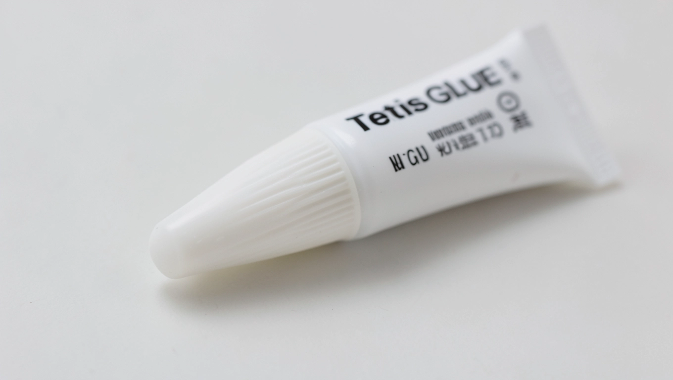 Klej w sztyfcie tetis