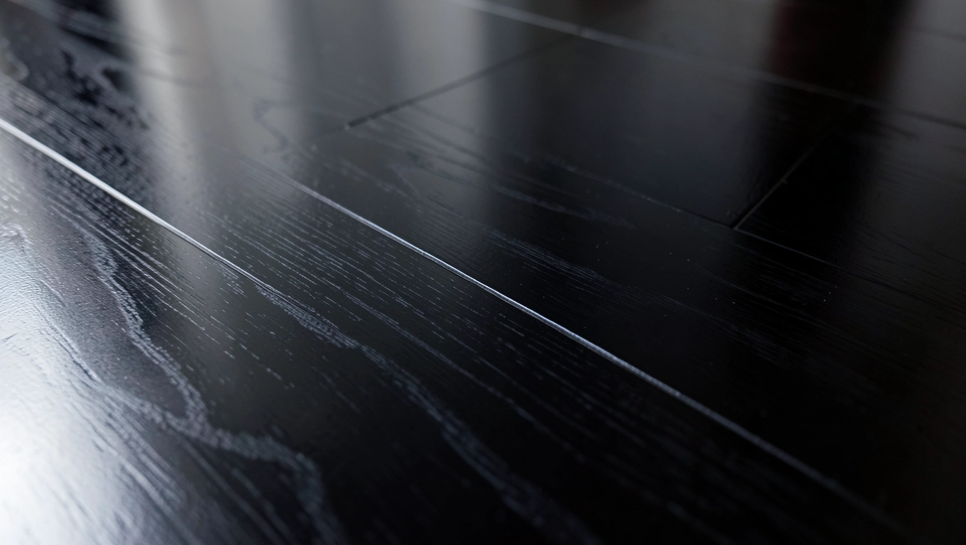 Panele podłogowe ciemne z połyskiem