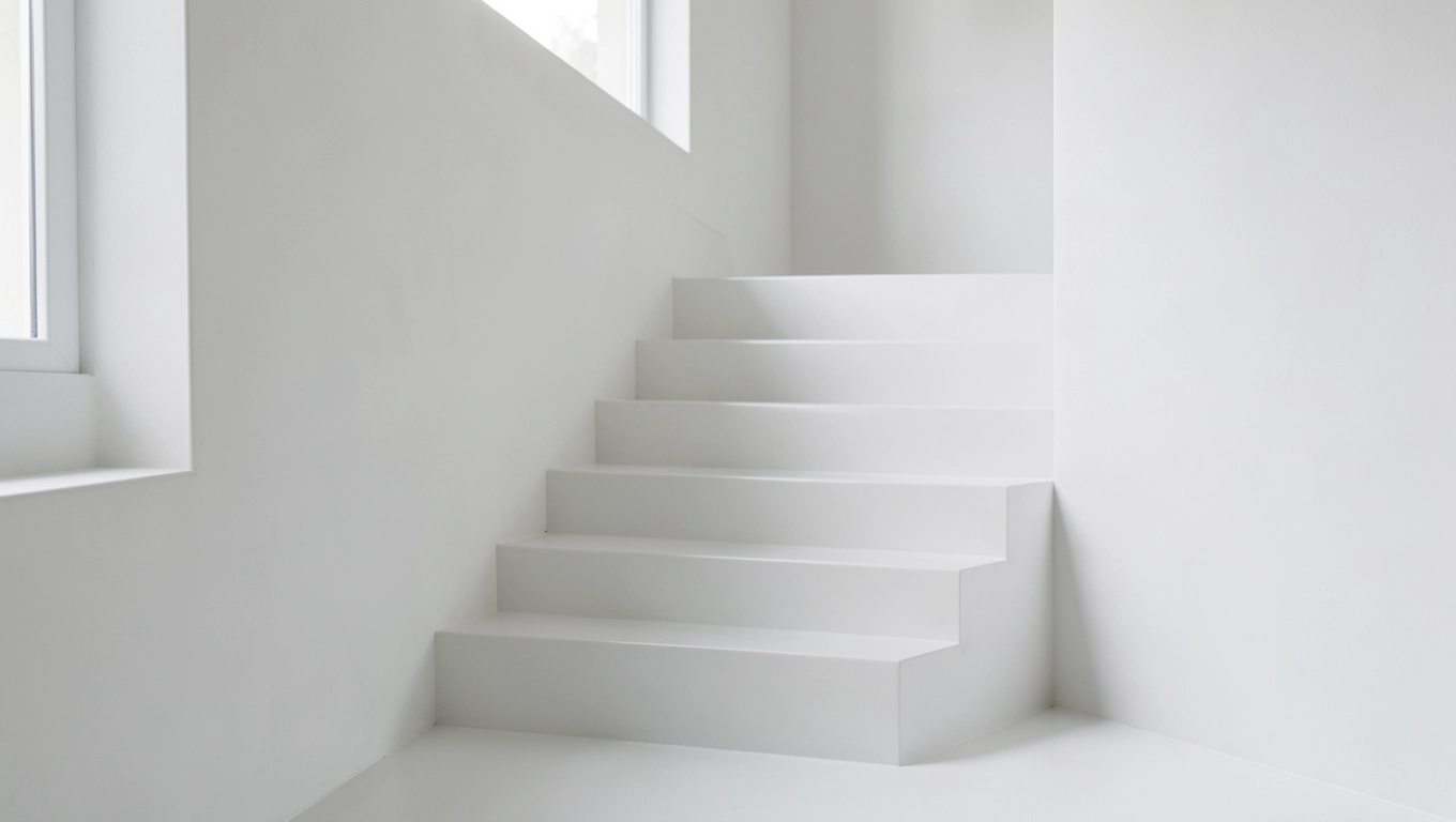 Schody z mikrocementu białe