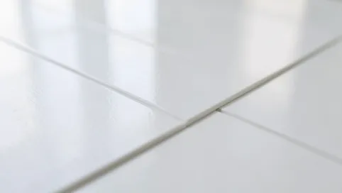 Biała podłoga panele