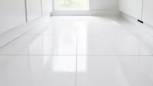 Białe płytki do kuchni podłogowe