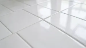 Białe płytki podłogowe do kuchni