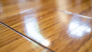 Błyszczące panele podłogowe