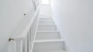 Cena za metr malowanie klatki schodowej