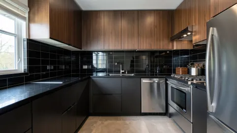 Ciemne Płytki W Kuchni