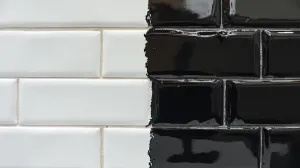 czarna farba do kafelek