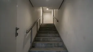 Czy klatka schodowa jest pomieszczeniem