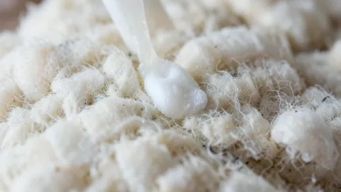 Czy klej do styropianu nadaje się do wełny