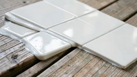 Czy Można Przykleić Płytki Do Drewna