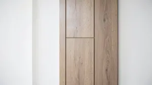 Czy panele podłogowe można położyć na ścianie