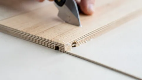 Czy panele podłogowe się klei