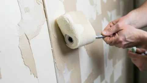 Czy tapety winylowe smarujemy klejem