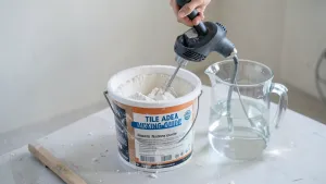 Czym mieszać klej do płytek
