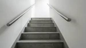 Czym myć klatkę schodową