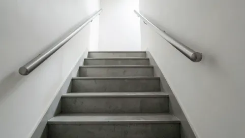 Czym myć klatkę schodową