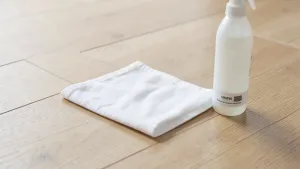Czym myć panele podłogowe matowe
