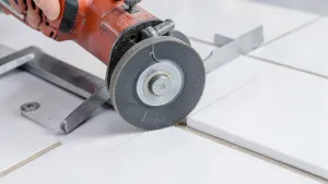 Czym najlepiej ciąć płytki