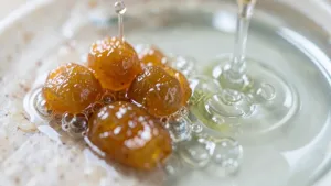 Czym rozpuścić żywicę sosnową