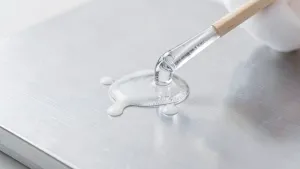 Czym usunąć klej z aluminium