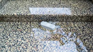 Czym wyczyścić schody granitowe