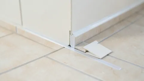 Czym Wykończyć Płytki Podłogowe Przy Ścianie