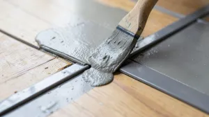 Czym wyrównać fugi pod panele winylowe