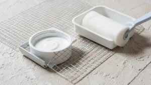 Czym zagruntować klej na siatce