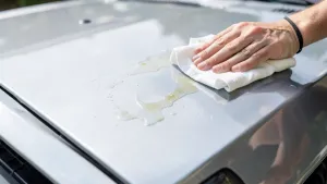 Czym zmyć klej po naklejkach z samochodu