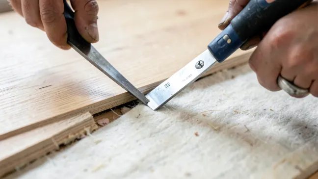 Demontaż paneli podłogowych KNR