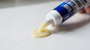 Den Braven Klej Neoprenowy Montażowy