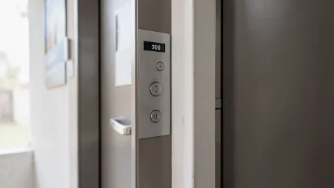 Drzwi do klatki schodowej Cena