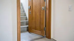 Drzwi otwierane na klatkę schodową przepisy