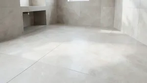 Duże płytki podłogowe do łazienki