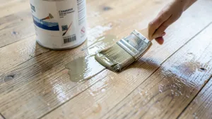 Farba renowacyjna do paneli podłogowych