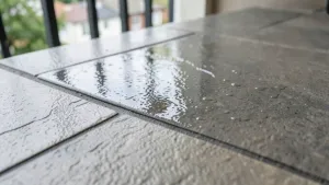 Folia w płynie na płytki balkonowe