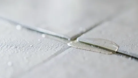 Folia w płynie pod płytki