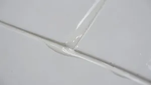 Fuga żywiczna do płytek