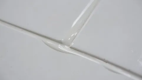 Fuga żywiczna do płytek