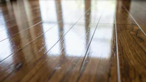 Głośne panele podłogowe