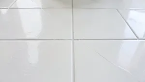 Grunt do płytek na płytki