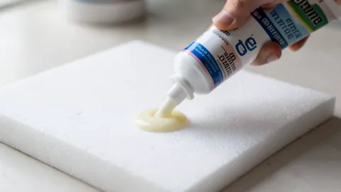 Ile kleju do styropianu