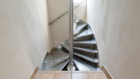 Ile miejsca na schody kręcone