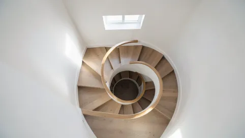 Ile potrzeba miejsca na schody spiralne