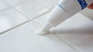 Jak długo schnie klej elastyczny do płytek