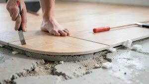 Jak kłaść panele na krzywej podłodze