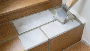 Jak kłaść płytki na schodach