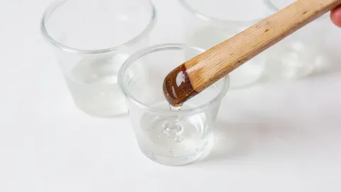 Jak mieszać żywicę epoksydową