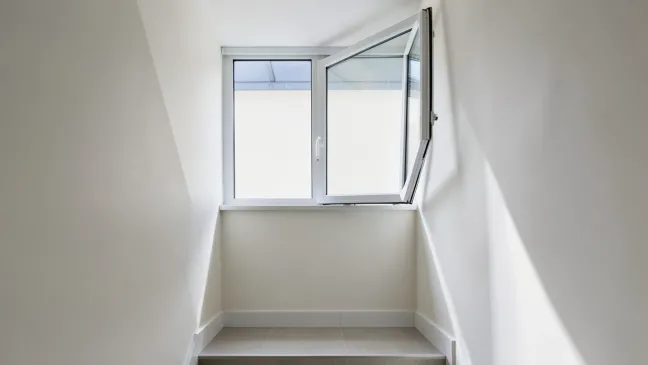 Jak obliczyć powierzchnię napowietrzania klatki schodowej