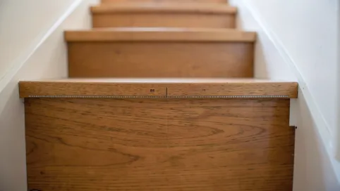 Jak obliczyć powierzchnię schodów